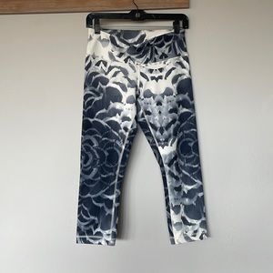 Lululemon cropped leggings